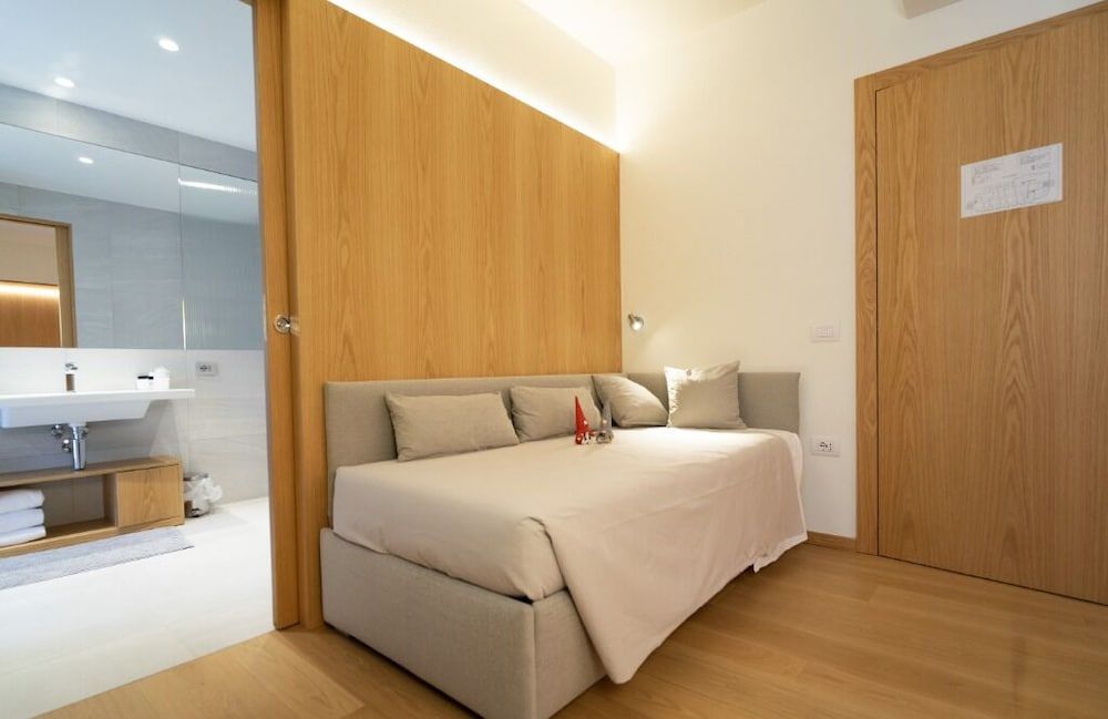 Albergo Sorriso Deluxe Triple Room 3