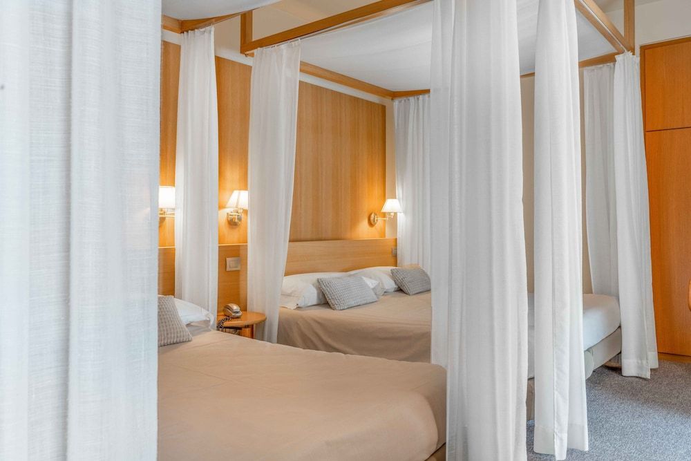 Albergo Sorriso Family Quadruple Room 3