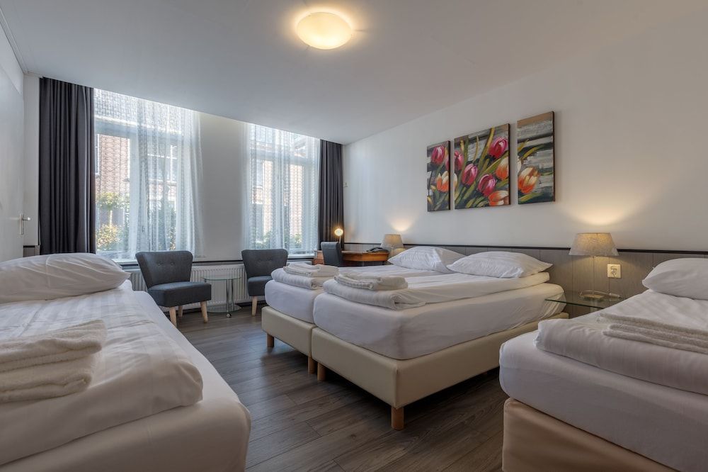 Hotel Pension Randenbroek Classic Quadruple Room, Private Bathroom 2