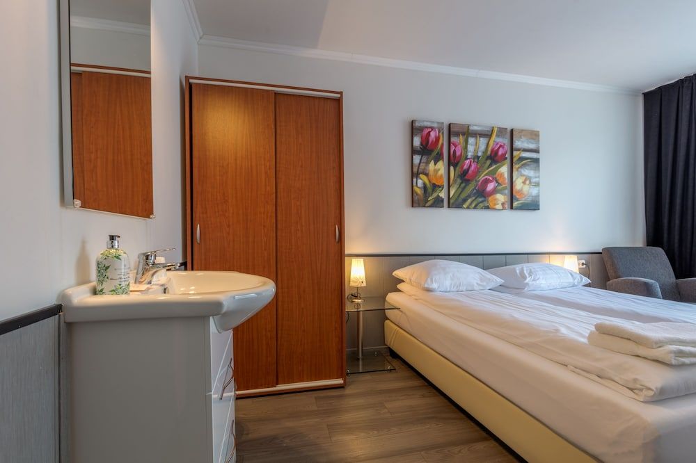 Hotel Pension Randenbroek Classic Double Room, Private Bathroom 8