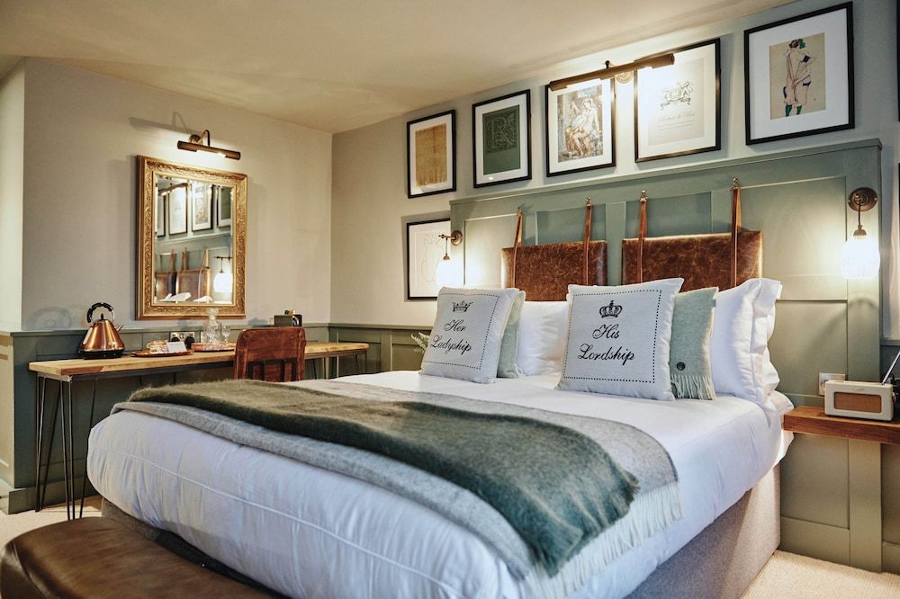 The Kings Arms Deluxe Double Room 2