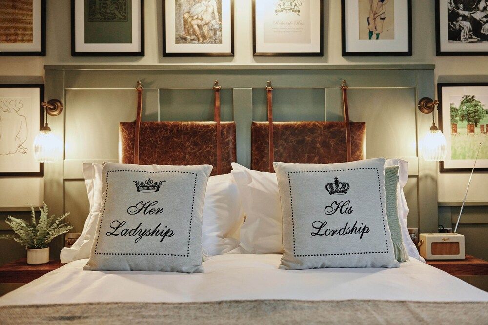 The Kings Arms Deluxe Double Room 3