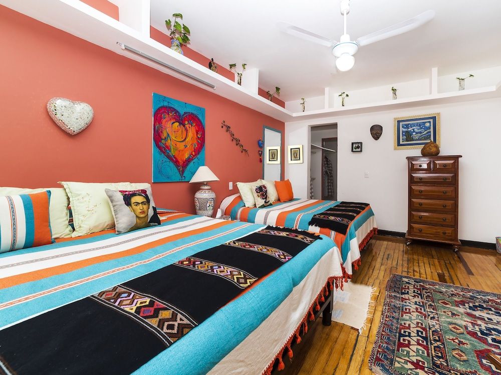 NARANJA, 4 PAX, BALCON BAÑO PRIVADO CERCA, DOGS OK