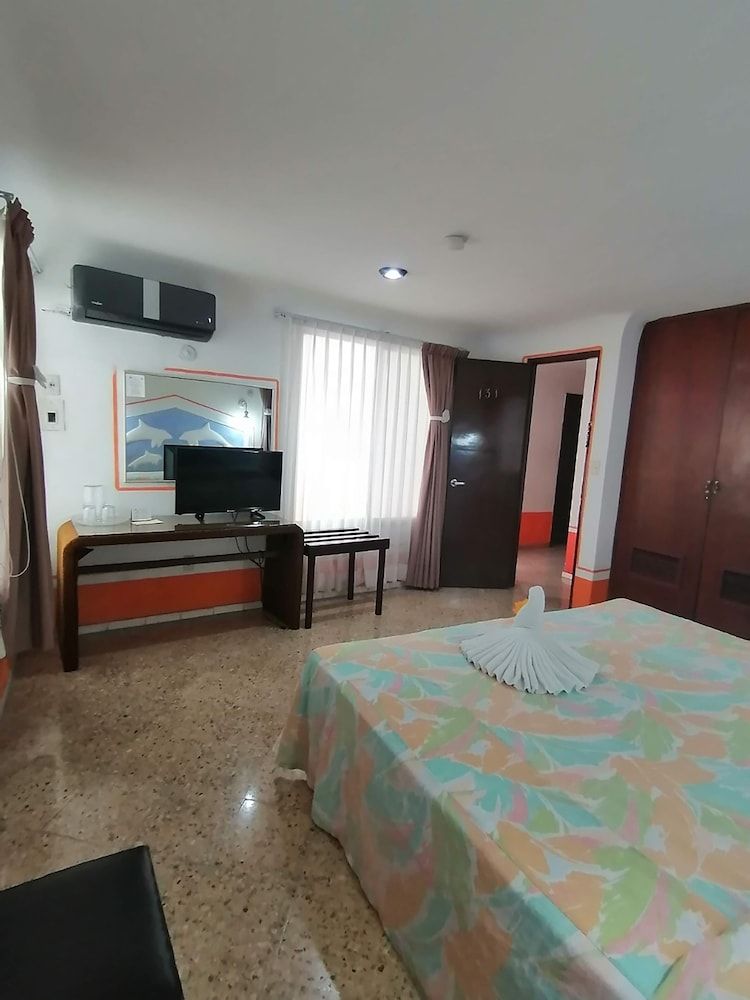 Hotel Plaza Carrillo's Standard Room 7