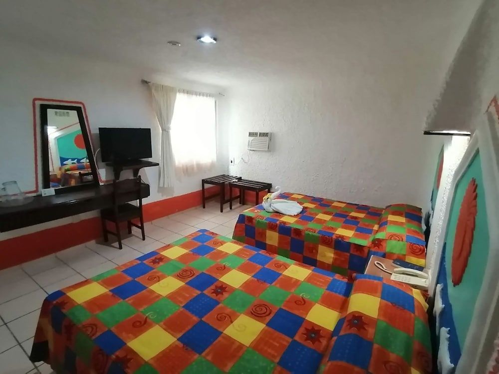 Hotel Plaza Carrillo's Standard Room 17