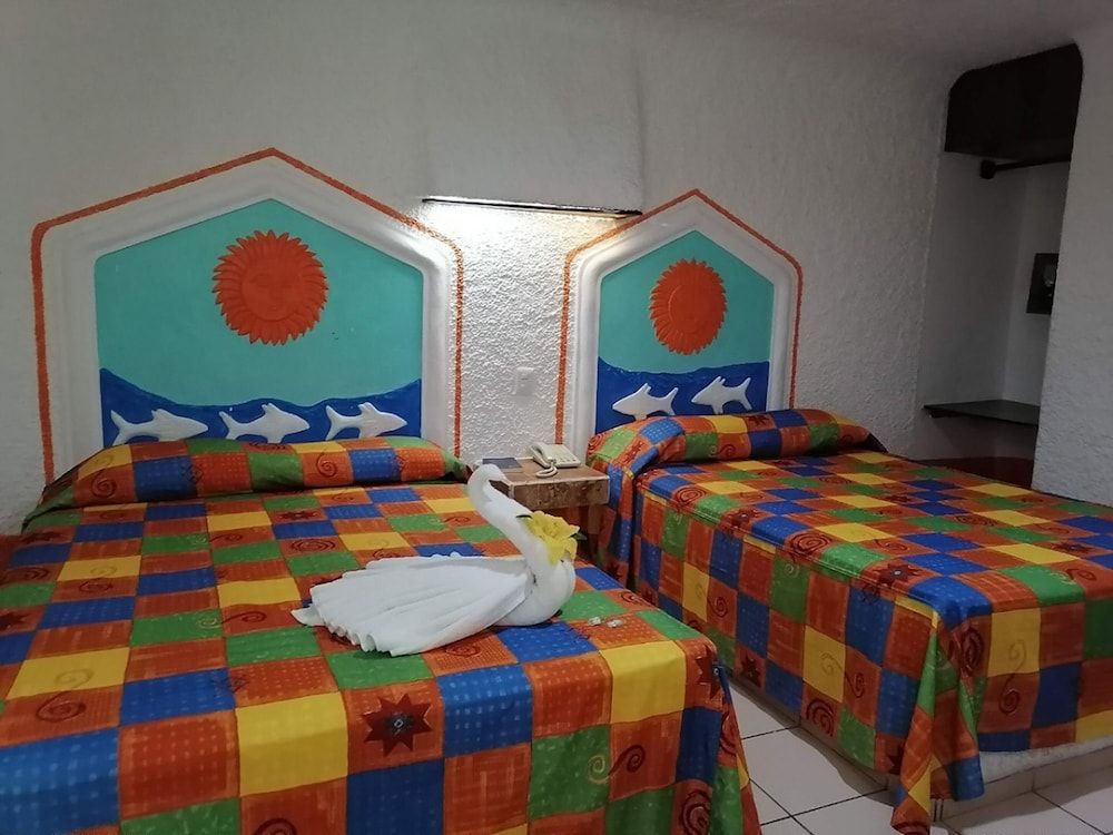 Hotel Plaza Carrillo's Standard Room 15