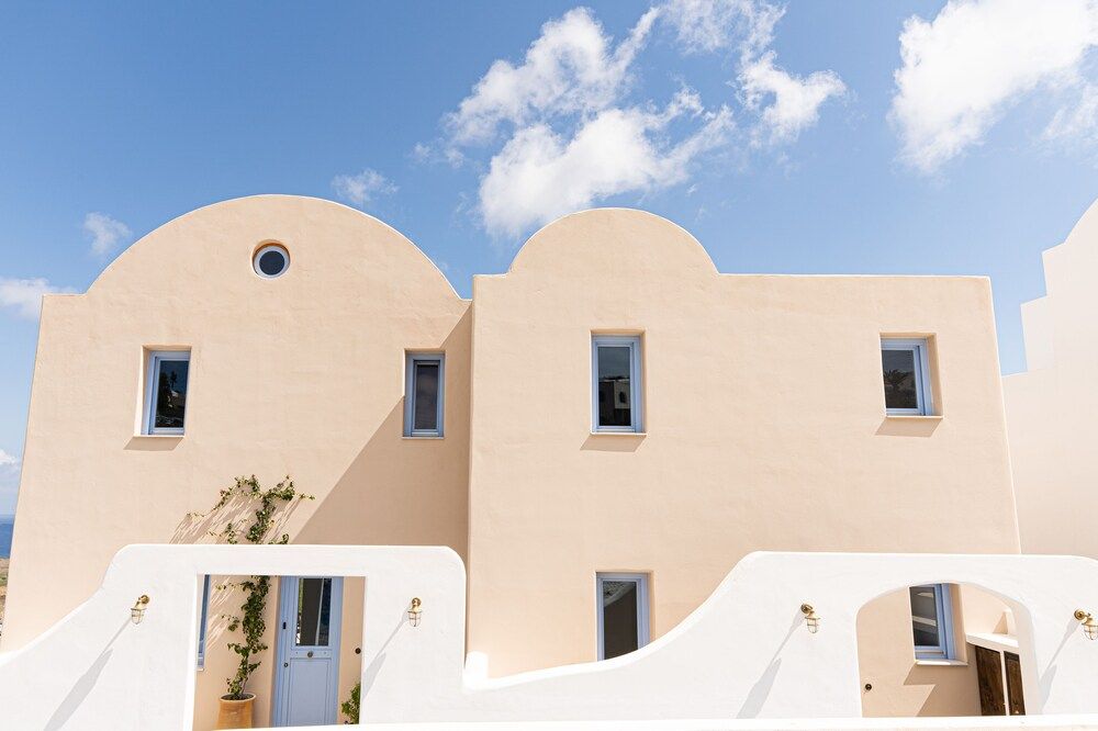 undefined Pink Freud Villas Santorini 9
