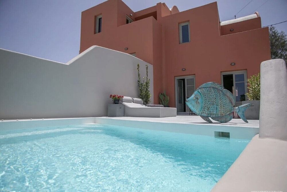 undefined Pink Freud Villas Santorini 4
