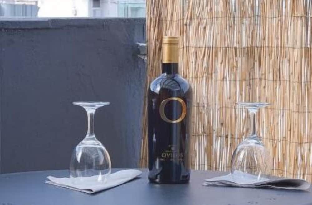 undefined Mignon & Teak 3