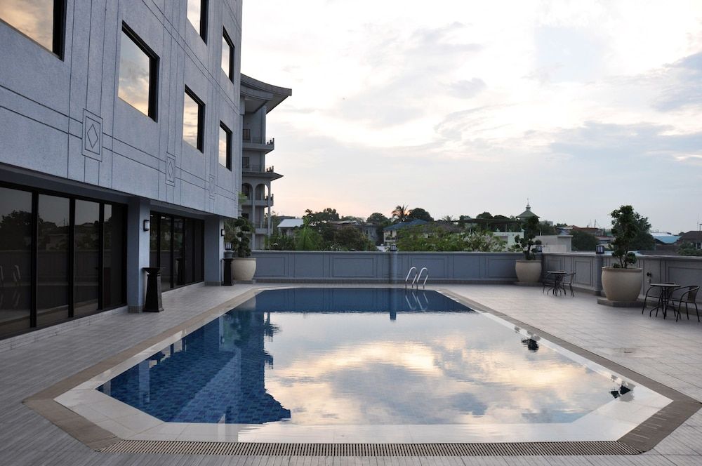 undefined Beverly Hotel Batam 9