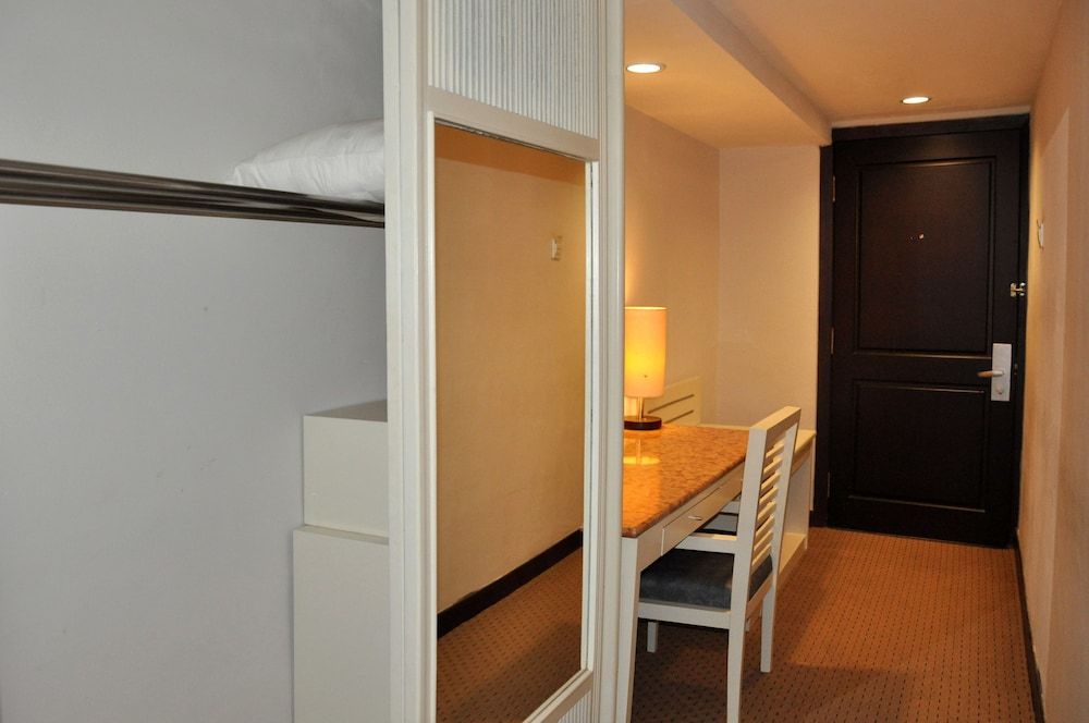 Beverly Hotel Batam Superior Twin Room 4