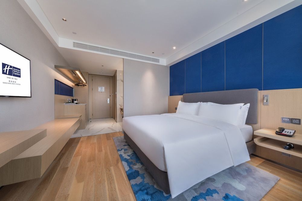 Standard Room, 1 King Bed (High Floor)