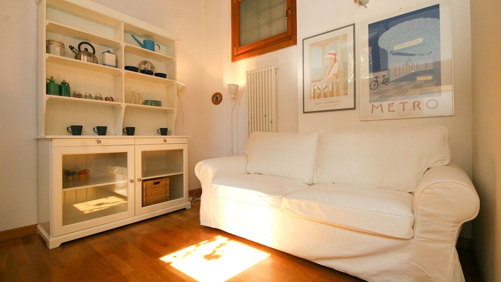 undefined Rental in Rome Laura 9