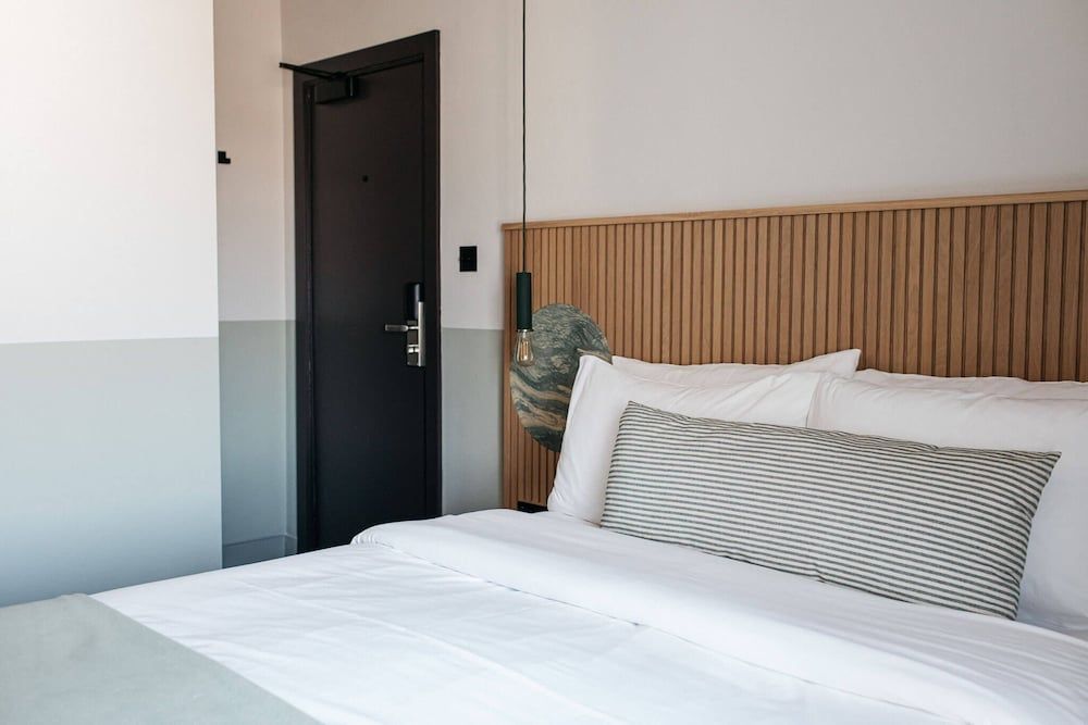 Port Hotel Classic Double Room, City View 2