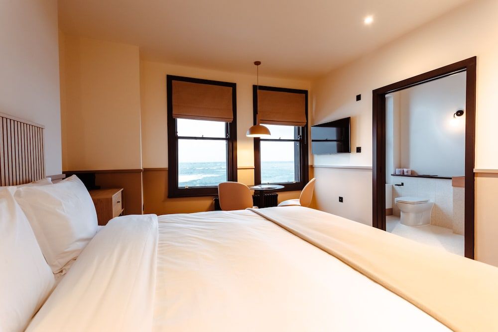 Port Hotel Luxury Double Room, Sea View 2