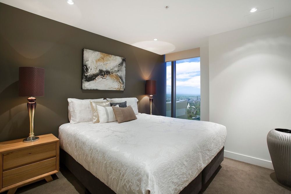 3 Bedroom - 2 Bathroom Penthouse Level