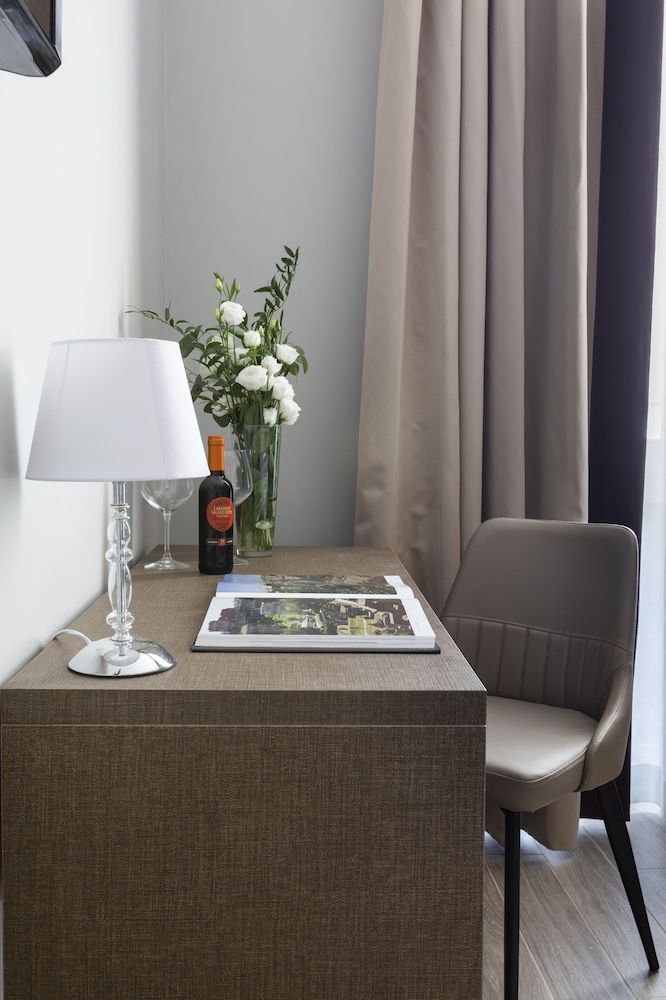 Giubbonari Suites Superior Double Room 11