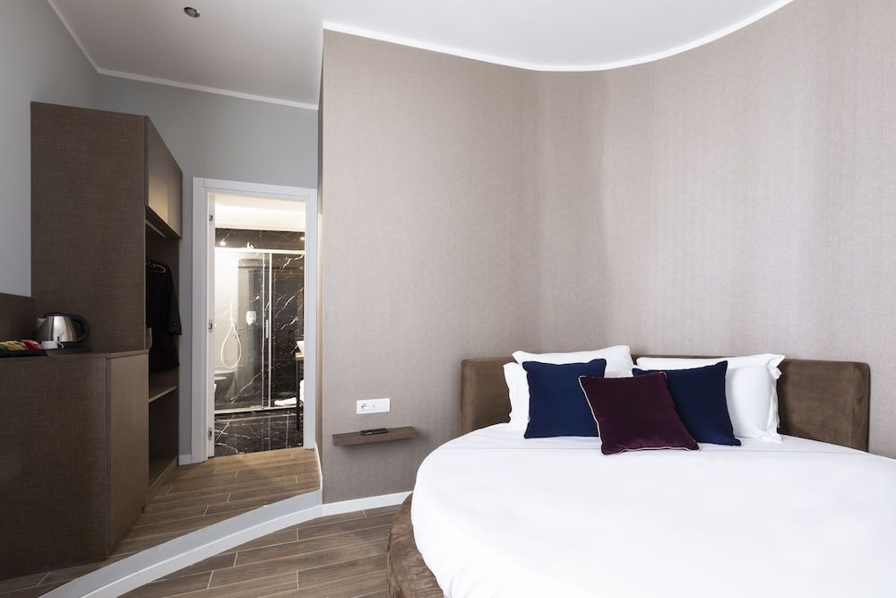 undefined Giubbonari Suites 7