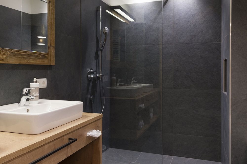 Sepp & Hanni's - Suiten im Dorf Studio, Accessible 3