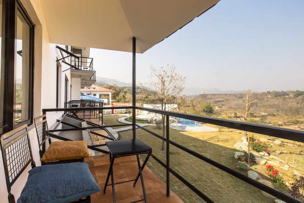 Sunshine Resort Pokhara - Your Private Paradise Deluxe Double or Twin Room, Mountain View 7