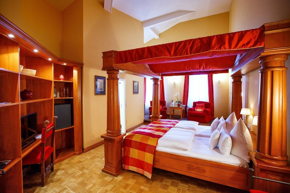 Burg & Gästehaus by Schwarzenstein Superior Double Room (Castle)