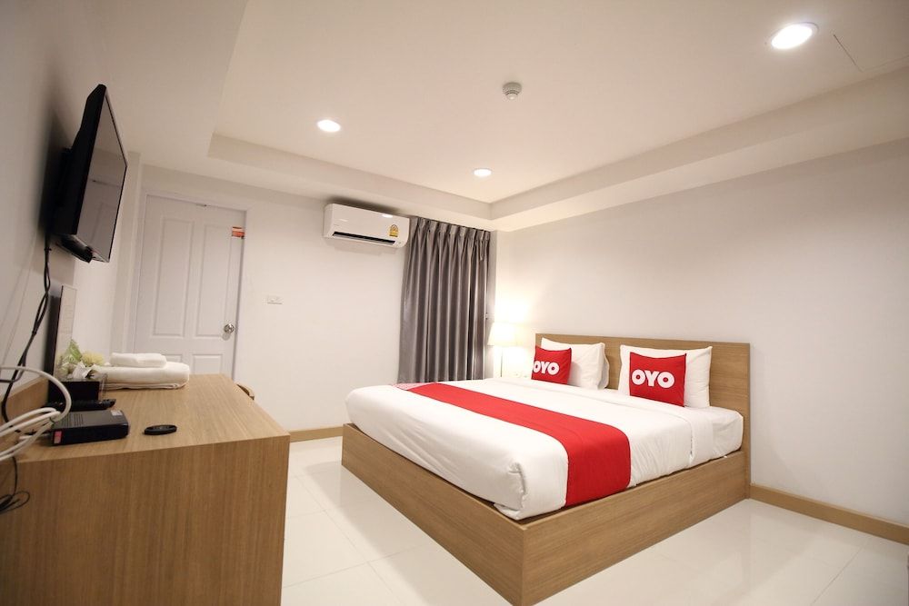 Super OYO 483 Pannee Hotel Khaosan Superior Double Room 4