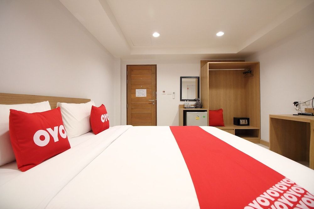 Super OYO 483 Pannee Hotel Khaosan Superior Double Room 3