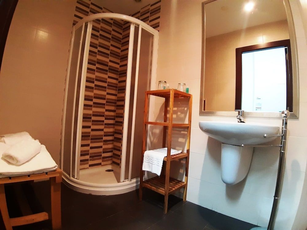 Hostal Nirvana Family Quadruple Room 3