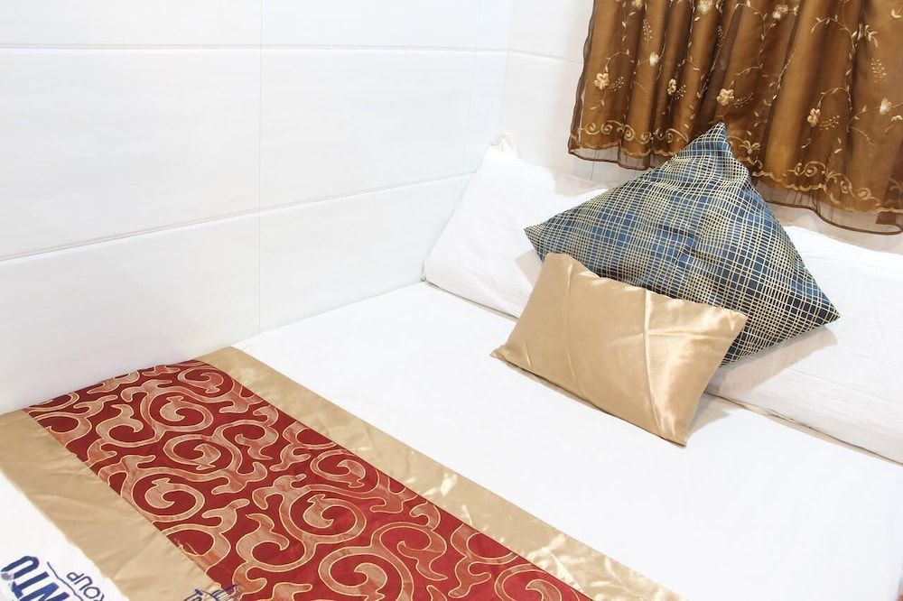 Strawberry Guest House Deluxe Double Room 3