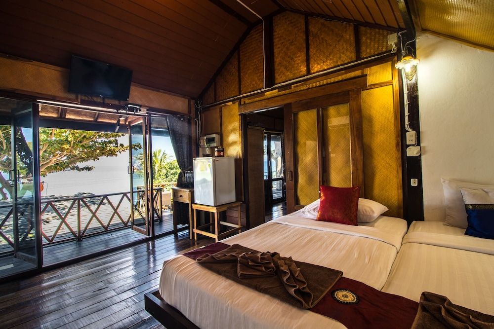 Family sea view bungalow