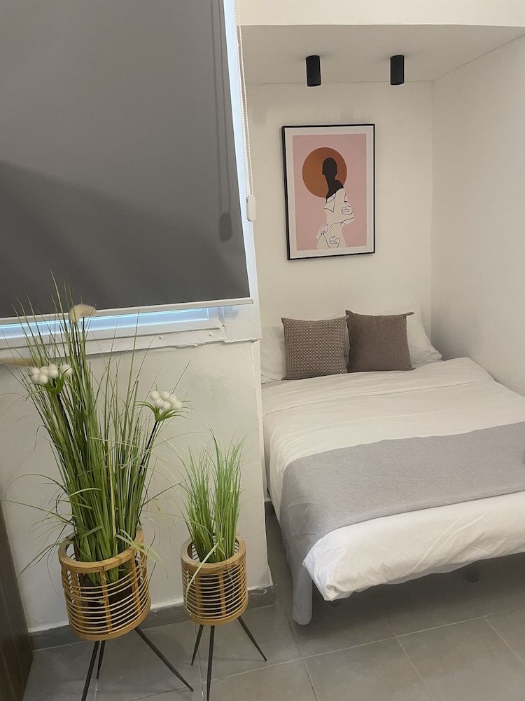 City Apartment, 1 Bedroom (Unit 10)