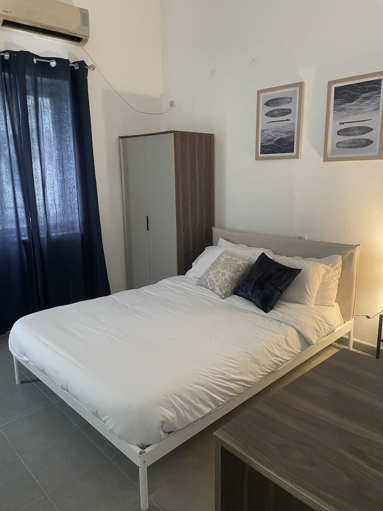 Grand Studio (Unit 14)