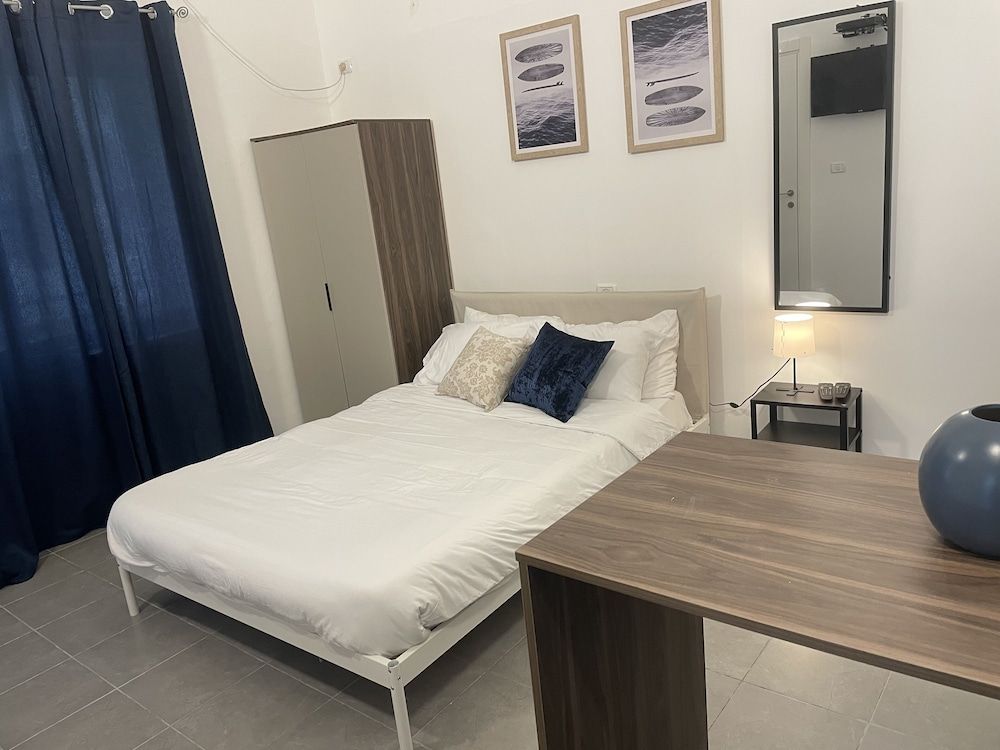 Grand Studio (Unit 14)