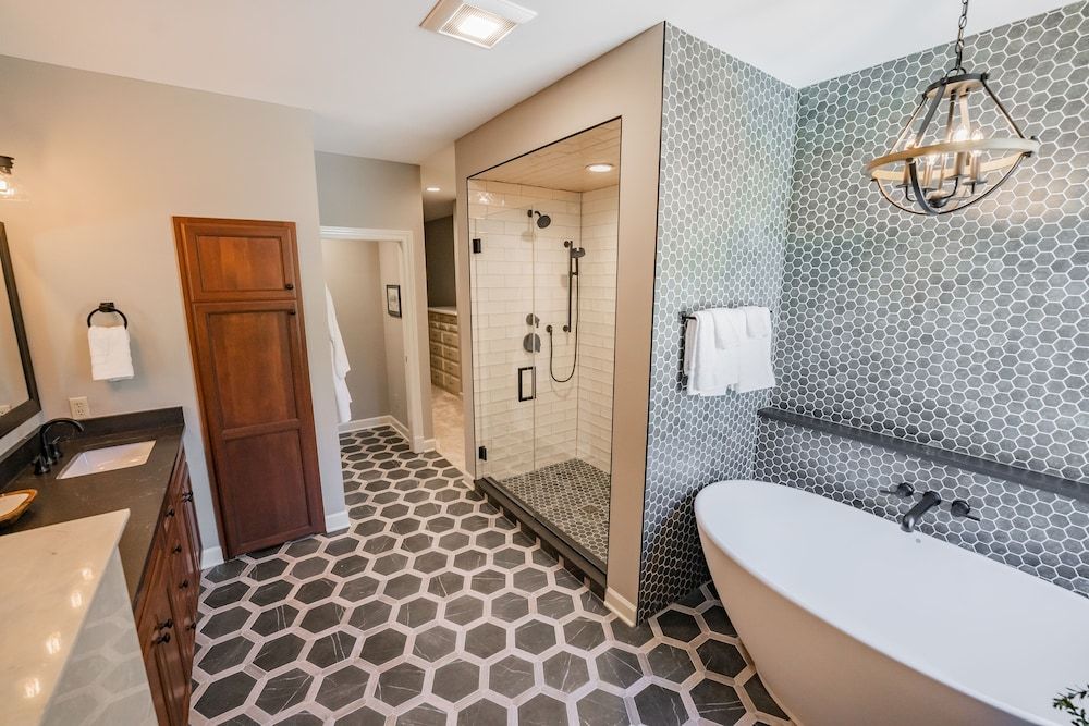 The Morris Estate Luxury Room, 1 King Bed, Non Smoking, Bathtub 6