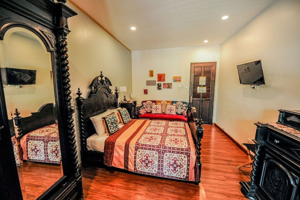 Deluxe Room 1-5 / 11-16