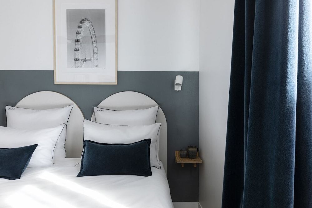 Baba Hotel Standard Double Room, Ensuite, City View 3