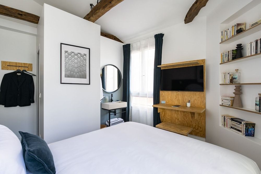 Baba Hotel Economy Double Room, Ensuite, City View