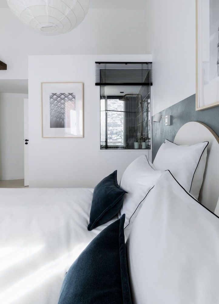 Baba Hotel Standard Double Room, Ensuite, City View 2