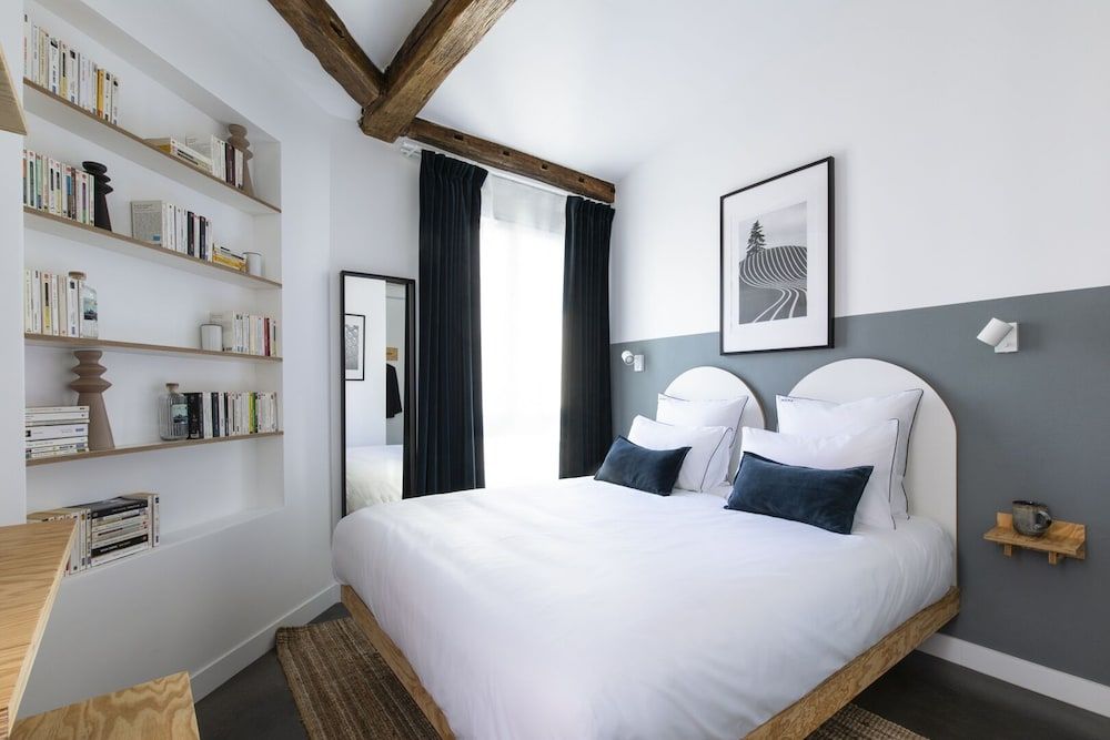 Baba Hotel Economy Double Room, Ensuite, City View 4