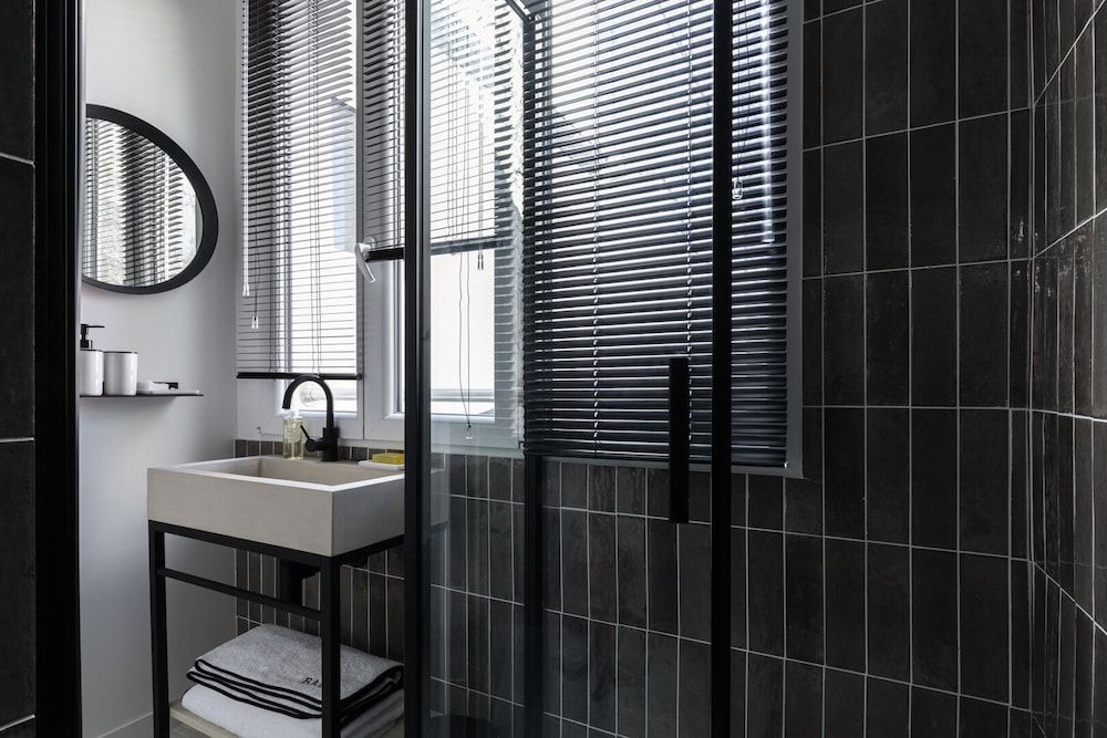 Baba Hotel Standard Double Room, Ensuite, City View 6