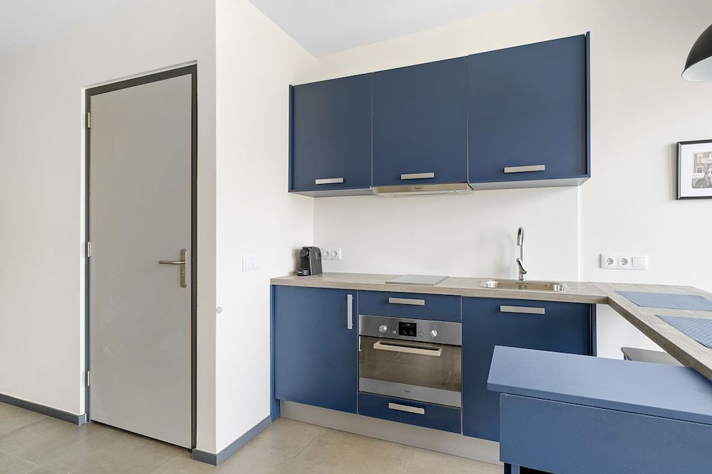 The Ritz Village Hotel Deluxe Apartment 12