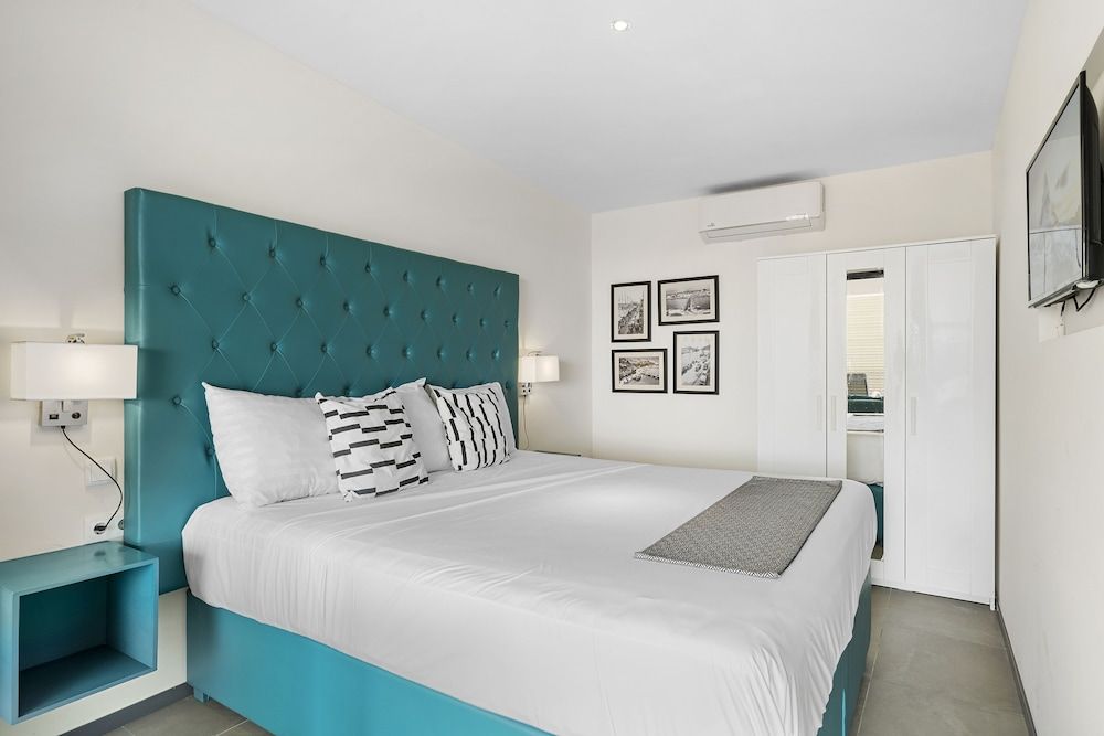 The Ritz Village Hotel Deluxe Apartment