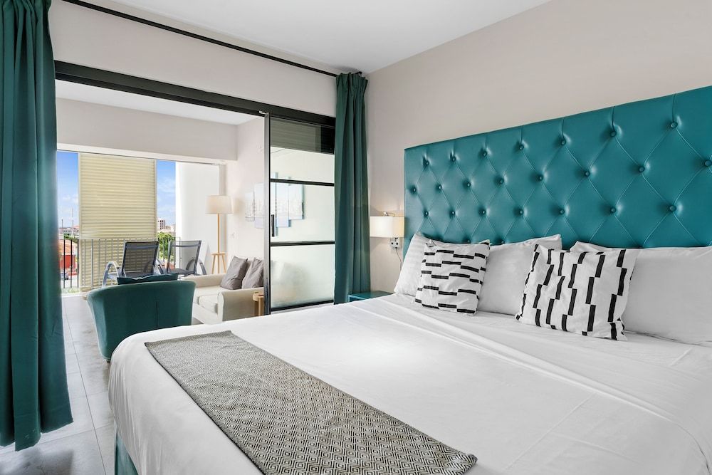 The Ritz Village Hotel Deluxe Apartment 2