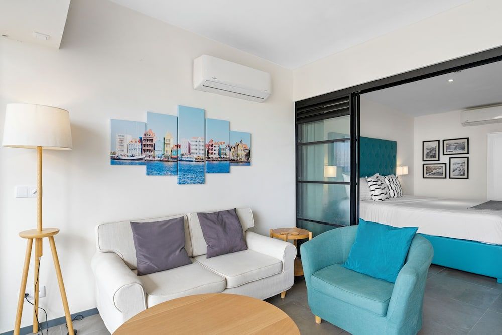 The Ritz Village Hotel Deluxe Apartment 4