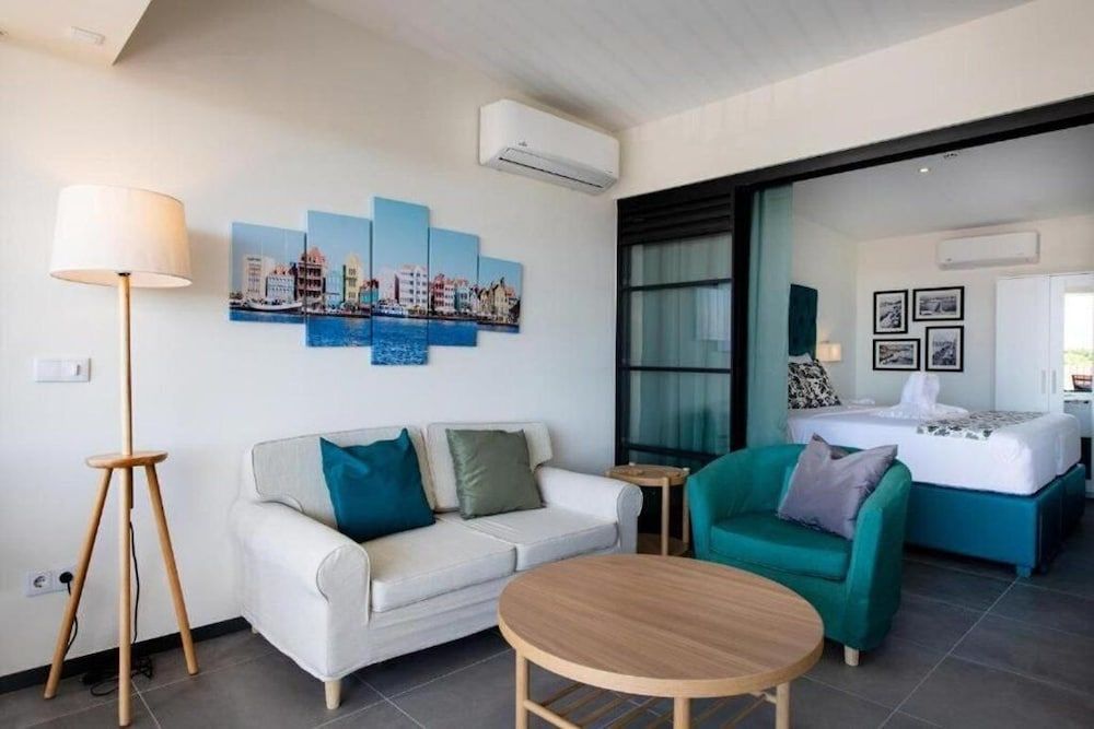 The Ritz Village Hotel Deluxe Apartment 5