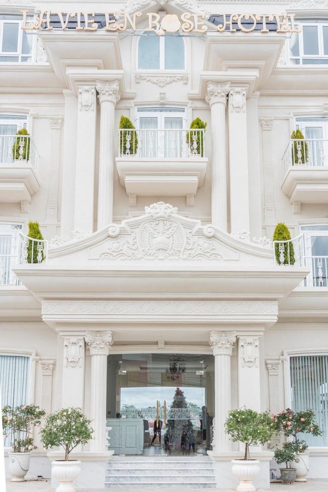 undefined La Vie En Rose 7