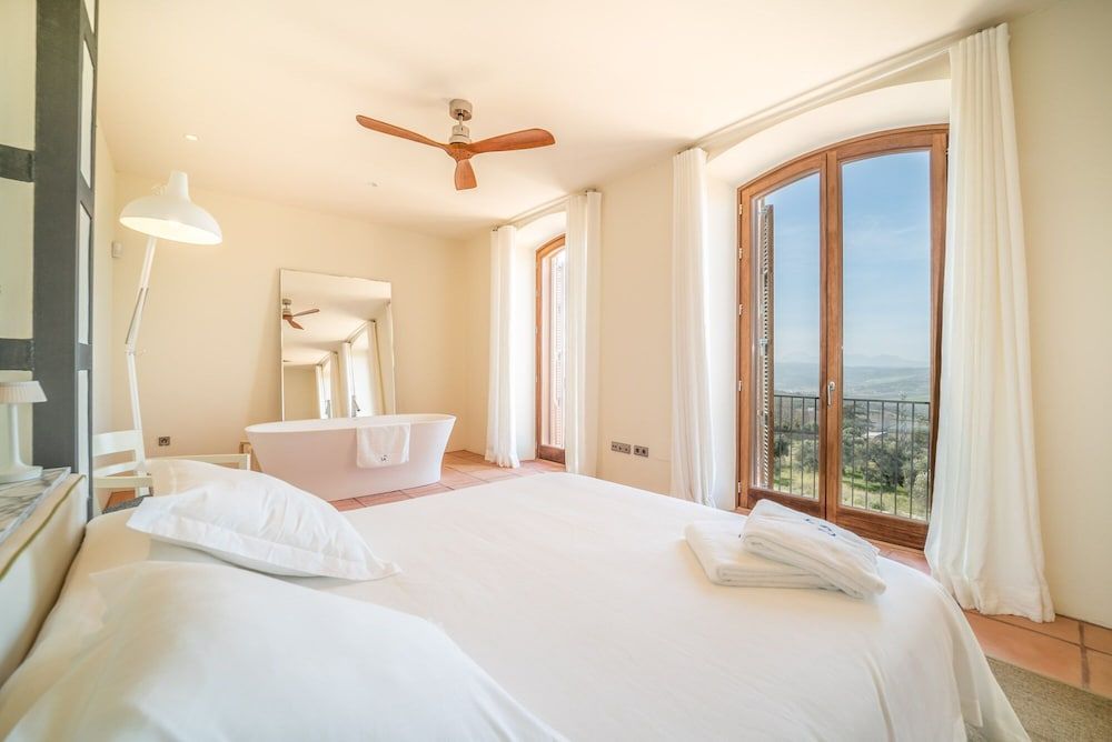 Cortijo LA Almazara Design House 2