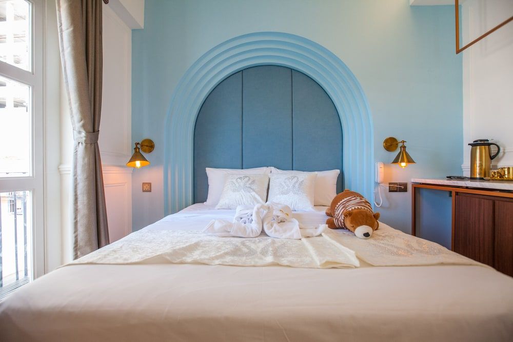 White Mansion Penang Deluxe Room, 1 Queen Bed, Balcony 5