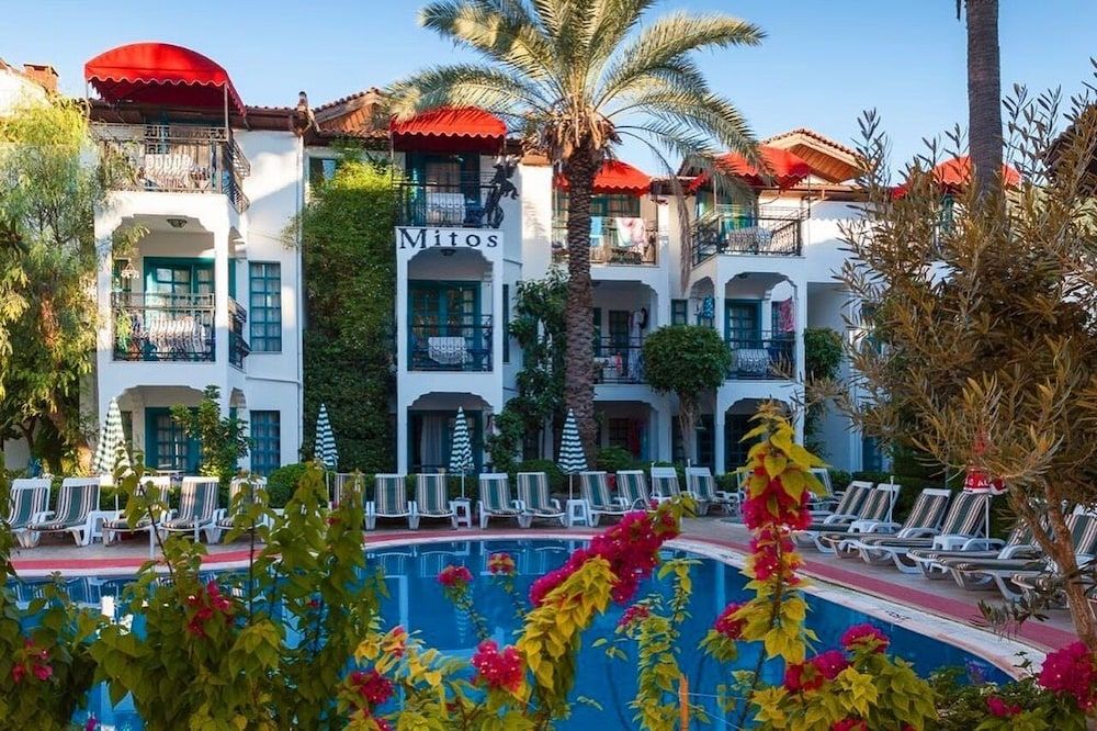 Mitos Apartments