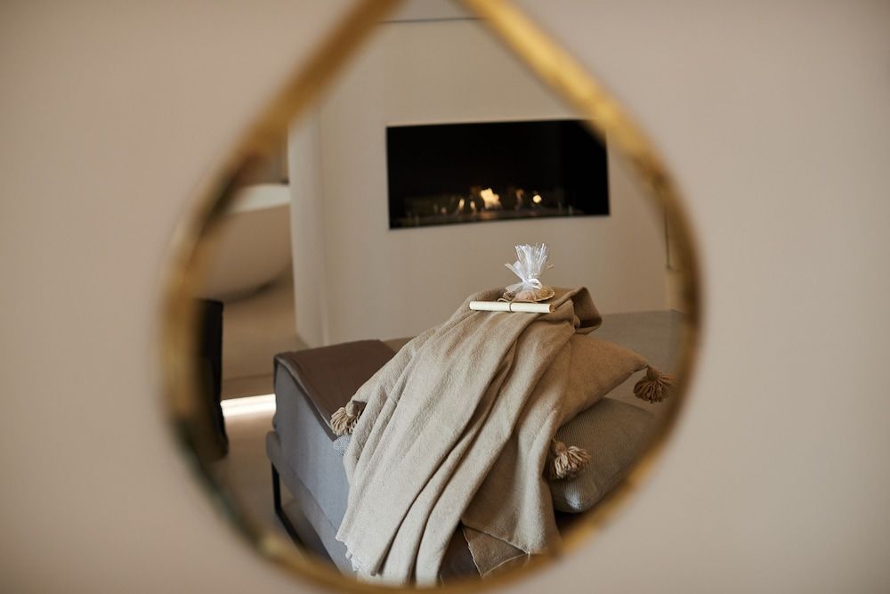 Musae Relais & Spa Deluxe Suite, Hot Tub, City View 12